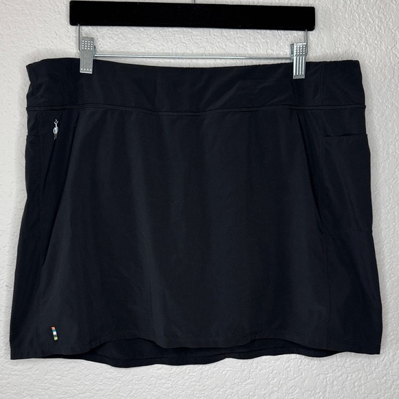 Smartwool Black Skort XL Wool Athletic Hiking Athleisure Outdoor Golf Tennis - Picture 2 of 7